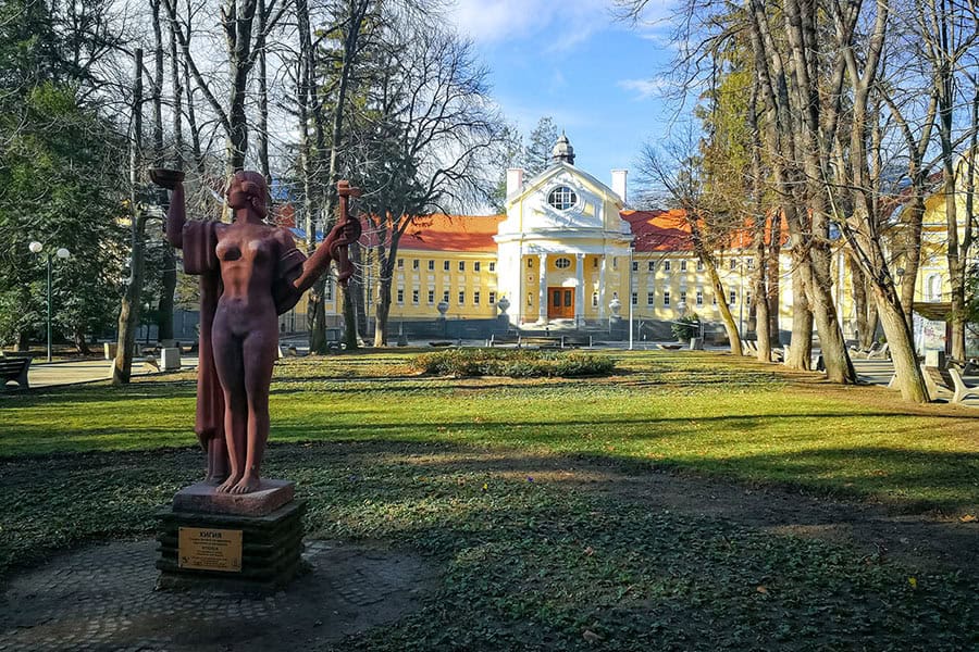 9 идеи за СПА почивка в България с минерални извори 17 Банкя
